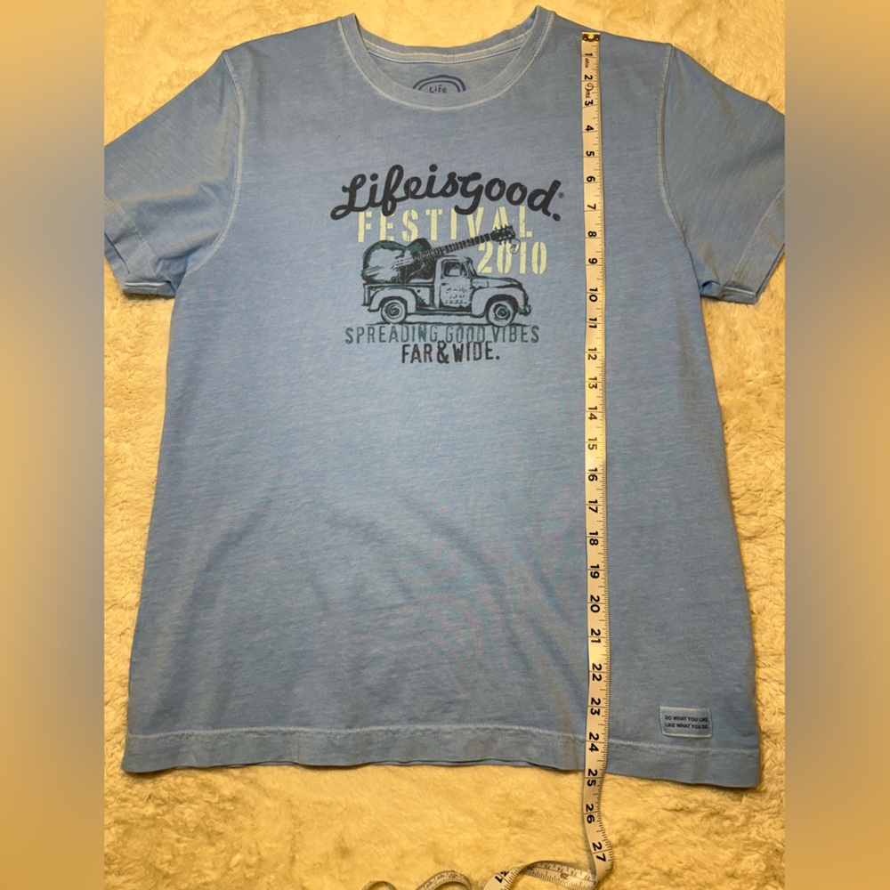 Life is Good size medium light blue short sleeve t-shirt - Picture 6 of 7